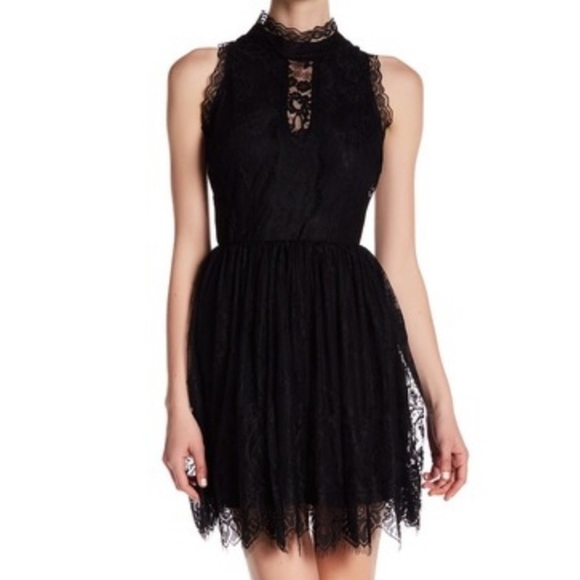 Romeo & Juliet Couture Dresses & Skirts - ROMEO + Juliet S black Lace mini dress